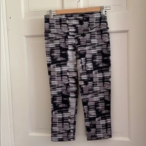 Used cropped nike drifit leggings size small